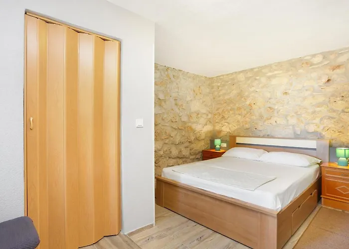 House With A Swimming Pool Razanj, - 17904 *