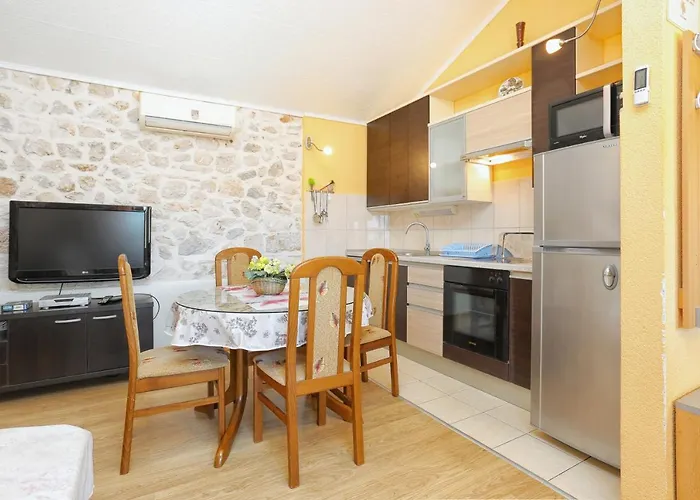 House With A Swimming Pool Razanj, - 17904 *